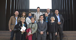 El delgado en Bruselas, Mikel Irujo, con representantes del Gobierno búlgaro en las instalaciones de Navarrabiomed.