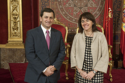 La consejera Vera, con el ministro albanés.