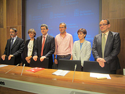 El consejero Iribas, con los representantes de las universidades navarras y el Ayuntamiento de Pamplona.