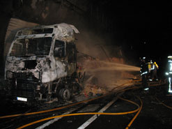 Cerrado el tunel de Belate por el incendio de un camión