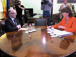 Reunión presidenta ministro Montoro