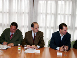 De izda. a dcha., Javier Gárriz, el consejero Catalán y Javier Ibáñez.