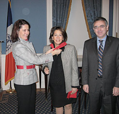 Miguel Sanz y Yolanda Barcina con la Diputada Alcalde Carol Robles-Román.