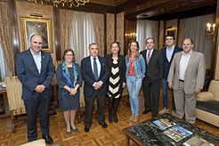 La Presidenta Barkos y el vicepresidente Ayerdi, con representantes de la Asociación de Empresas Familiares de Navarra.