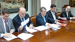 De izquierda a derecha, David Sáinz, Esteban Garijo, Javier Caballero, Luis Casado y Alfredo Navascués