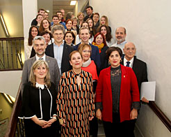 Autoridades y asistentes al acto de celebración del 25º aniversario de la Escuela Oficial de Idiomas a Distancia de Navarra. 