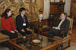 El Presidente Sanz, con Kazuhisa Ito, representante de la Prefectura de Yamaguchi