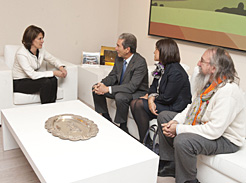 La Presidenta, con Jesús María Arbalán, Ana Belén Albero, y José Luis Allo.