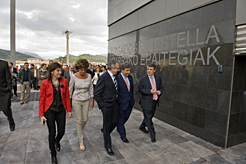 El Presidente Sanz, con la presidenta del Parlamento, el presidente del TJSN y los consejeros Caballero y Salanueva. 