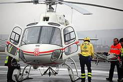 Momento de la evacuación de heridos en helicóptero