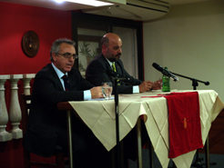 El Presidente Sanz durante su conferencia en el Centro Navarro de Rosario.