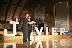 El Presidente Sanz y el alcalde de Javier, durante su intervención