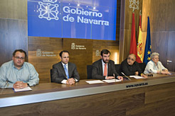 Florentino Briones (gerente OSN), Pedro Luis Lozano (director general de Cultura), Juan Ramón Corpas (consejero), Ernest Martínez (director OSN) y María Jesús Artaiz (presidenta de la Sociedad de Conciertos). 