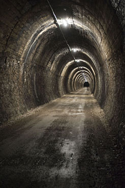 Sanz inaugura el antiguo túnel de Uitzi