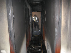 Interior de la vivienda incendiadad en Remiro de Go&#241;i, 6