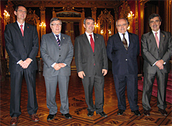 Foto de grupo del consejero Caballero junto con los vocales del Consejo General del Poder Judicial