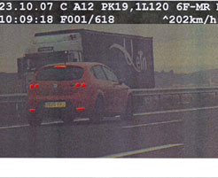 Veh&#237;culo detectado por la Polic&#237;a Foral cuando circulaba a 202 km/h en la A-12, a la altura de Puente La Reina