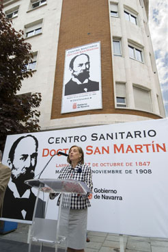La consejera Kutz presenta el nuevo nombre del Centro Sanitario Doctor San Martín