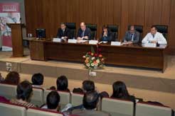 La consejera Vera en la reunion con alcaldes de Tudea