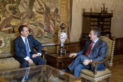 El presidente Sanz recibe al rector de la Universidad Pública de Navarra,  Julio Lafuente.