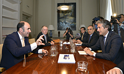 Reunión del vicepresidente Ayerdi con el ministro de la Serna.