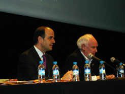  El consejero Catalán y el alcalde de Ansoáin, Alfredo García López 