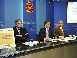 De izquierda a derecha, Ramón Bultó, José Javier Armendáriz y José Ochoa.