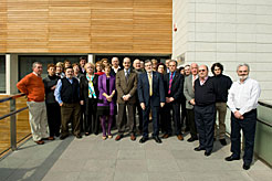 El consejero Catalán junto a los representantes de los Hogares Navarros