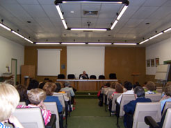 Conferencia del doctor Vicente Madoz en el Hospital de Navarra