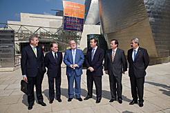Los consejeros de Industria de las seis comunidades ante el Guggenheim