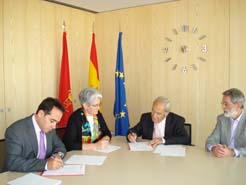 Firma del convenio del Gobierno de Navarra y el Banco de Alimentos