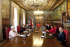imagen de la primera sesión del Gobierno de Navarra 2011-2015