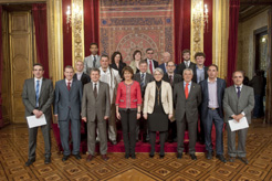 La Presidenta Barcina y los representantes de las empresas que han recibido el sello Moderna.
