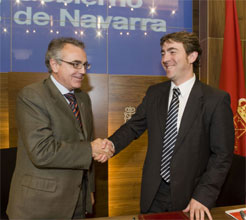 El Presidente Sanz y el secretario general del PSN-PSOE, Roberto Jim&#233;nez Alli. 