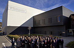Fotografía de grupo de los asistentes a la visita de la planta de CENER en Sangüesa.