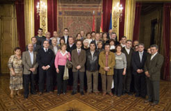 foto de familia consejero Catalán y miembros casas regionales en Navarra