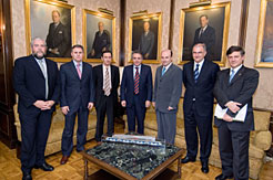 Imagen de la reunión que han mantenido hoy el Gobierno de Navarra y CAF.