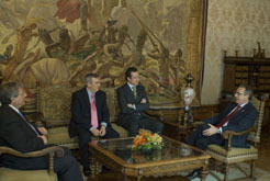El presidente Sanz con Jorge Valdano. 
