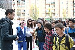 Markooz, con un grupo de alumnos