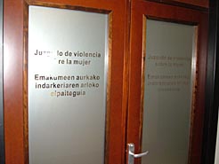 Puerta Juzgado de Violencia sobre la Mujer