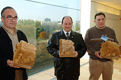 Los representantes de las tres entidades premiadas.