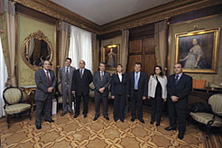 El consejero Caballero y la consejera de Interior de Baleares, María Ángeles Leciñena, con el resto de la delegación.