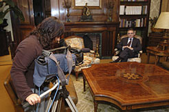 El Presidente Sanz ante las cámaras de Tele 5