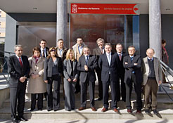 El Presidente Sanz, junto a representantes de la Administración, empresarios y sindicatos, en la nueva Agencia de Empleo de Tafalla.