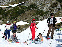 El consejero Palacios, esquiando