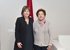 Uxue Barkos y Lucía Odria, en el despacho presidencial.