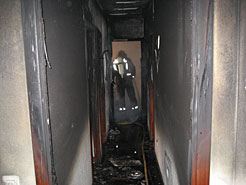 El interior de una vivienda incendiada