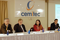De izda. a dcha: Ramiro Martínez, Rafael Muguerza, Belén Goñi y Xabier Troyas, en la presentación del proyecto.