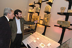 El consejero Corpas y el alcalde de Burgos, Juan Carlos Aparicio en la exposición 