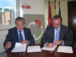 Firma del convenio del Gobierno de Navarra con Fundación Addeco.